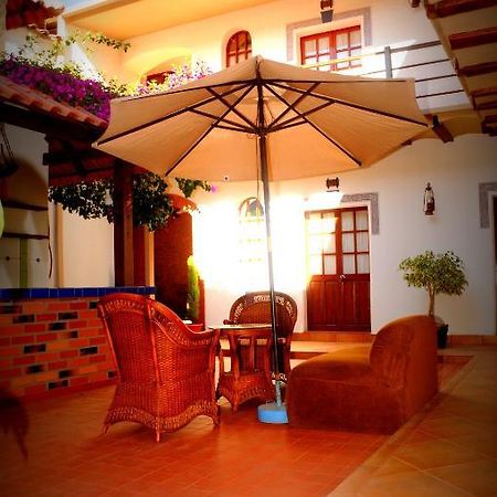 La Escondida Hostal Sucre Buitenkant foto