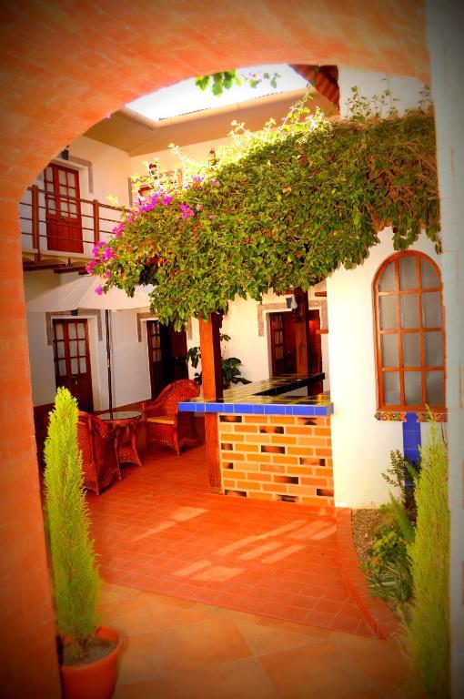 La Escondida Hostal Sucre Buitenkant foto